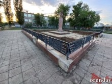 В Оренбурге памятник Пушкину уходит в забытье