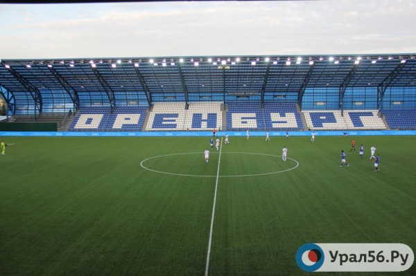 
ФК &laquo;Оренбург&raquo; дома проиграл ФК &laquo;Факел&raquo; (Воронеж) &ndash; 0:2. Из-за Covid-19 игра прошла без болельщиков		