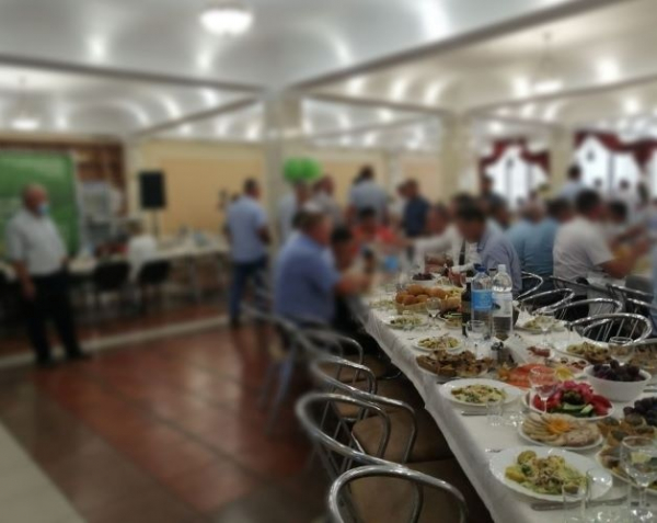 В столовой правительства Оренбуржья прошел банкет, несмотря на ковидные запреты