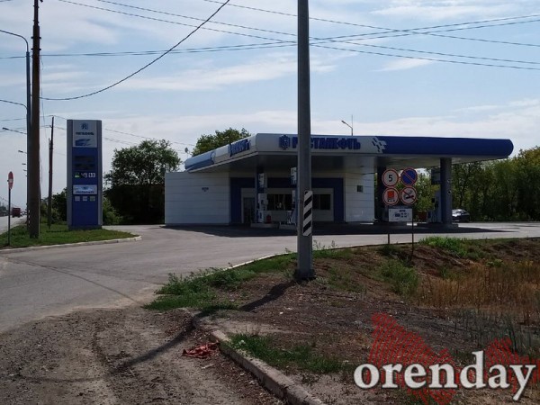 На каких сетях АЗС Оренбурга топливо пока дешевле