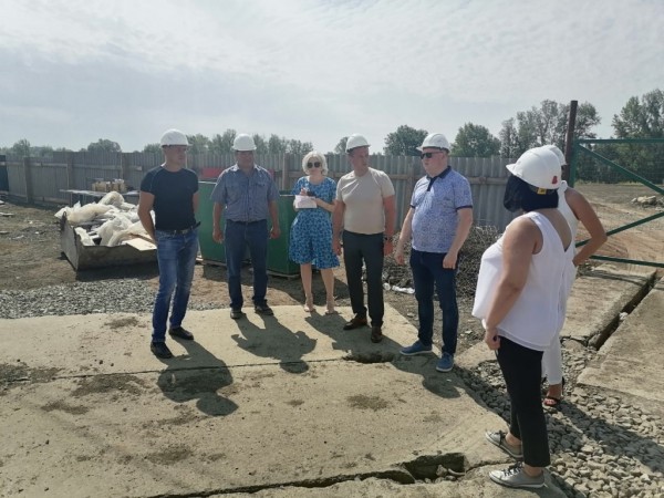 Владимир Ильиных проверил ход строительных работ на объектах Оренбурга