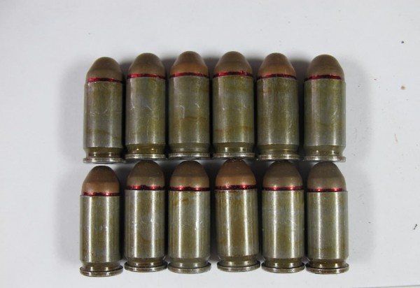 Полицейские задержали жителя Новотроицка за пистолет Макарова