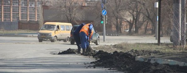 
За двухнедельную уборку прибордюрной части дорог администрация Орска заплатит почти 350 тысяч рублей		