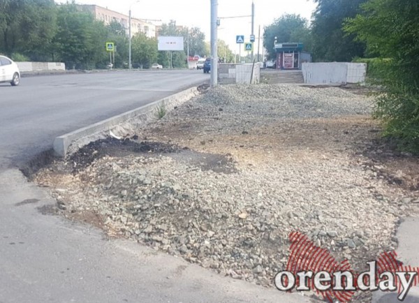 В Оренбурге аварийный переход на Пролетарской по-прежнему ждёт ремонта