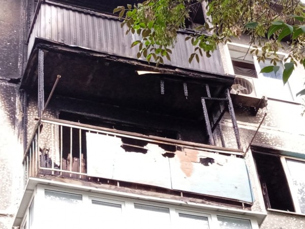 В Оренбурге сгорела квартира в пятиэтажке на Курганской