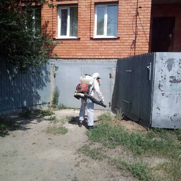 
В Оренбурге продолжается санитарная обработка общественных пространств		