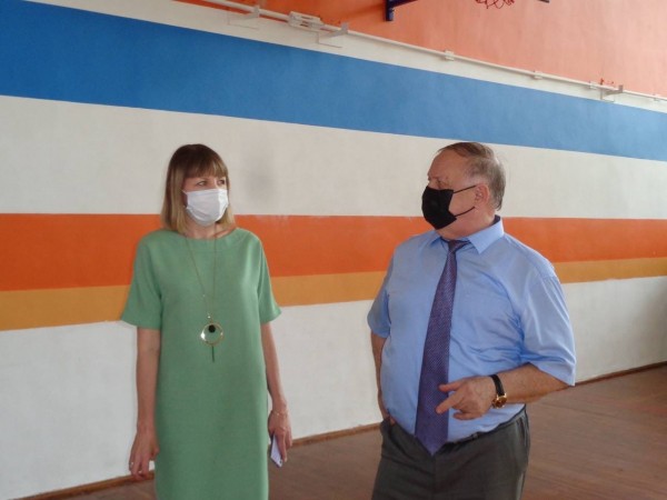 
Виктор Заварзин посетил с рабочей поездкой восточные районы Оренбургской области		