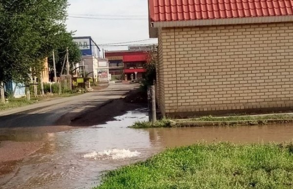 В Оренбурге из-за коммунальной аварии около 750 домов остались без воды