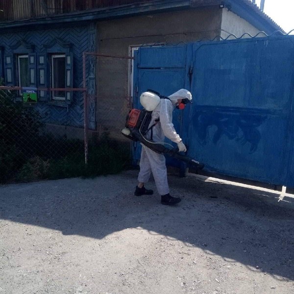 
В Оренбурге продолжается санитарная обработка общественных пространств		