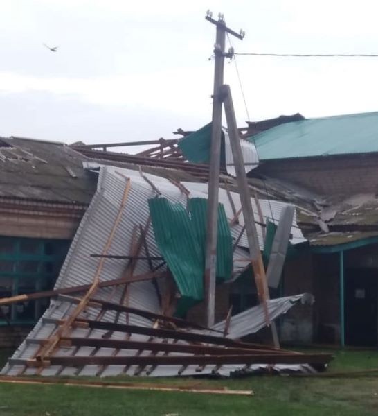 Из-за вчерашнего урагана в Оренбуржье погиб парень