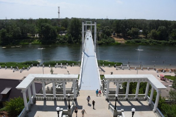 Владимир Ильиных проверил ход строительных работ на объектах Оренбурга