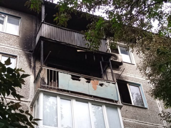 В Оренбурге сгорела квартира в пятиэтажке на Курганской