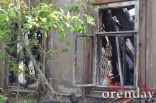 Пожарные спасали административные здания, а не наши дома: погорельцы - о пожаре в центре Оренбурга Пожарные спасали административные здания, а не наши дома: погорельцы - о пожаре в центре Оренбурга