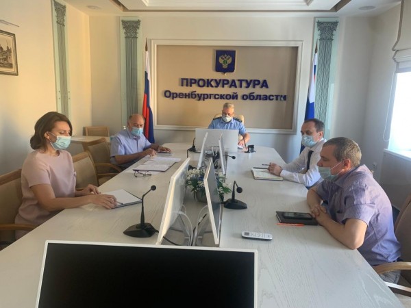 Пожарные спасали административные здания, а не наши дома: погорельцы - о пожаре в центре Оренбурга