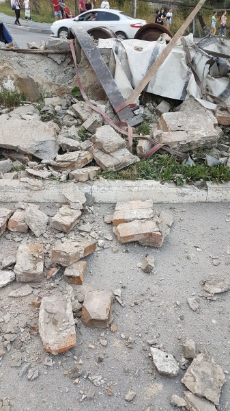 Житель Оренбуржья на скорости опрокинул тяжелую груженую фуру прямо на внедорожник