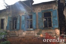 Пожарные спасали административные здания, а не наши дома: погорельцы - о пожаре в центре Оренбурга Пожарные спасали административные здания, а не наши дома: погорельцы - о пожаре в центре Оренбурга