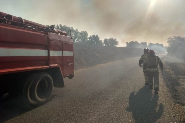 МЧС: Угрозы газзаводу нет