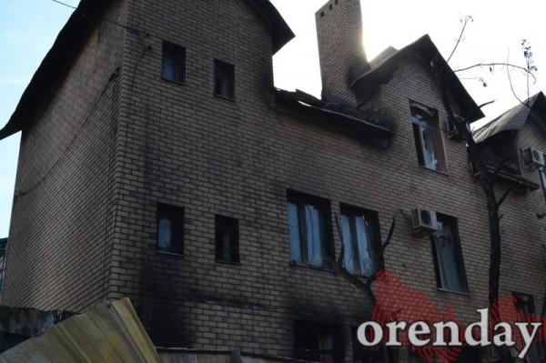 Пожарные спасали административные здания, а не наши дома: погорельцы - о пожаре в центре Оренбурга