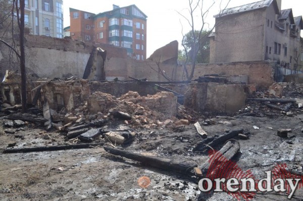 Пожарные спасали административные здания, а не наши дома: погорельцы - о пожаре в центре Оренбурга Пожарные спасали административные здания, а не наши дома: погорельцы - о пожаре в центре Оренбурга