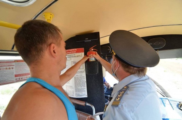 В Оренбурге проверили на безопасность автобусы на маршрутах 67 и 51