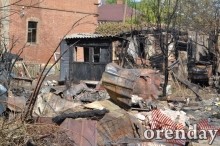 Пожарные спасали административные здания, а не наши дома: погорельцы - о пожаре в центре Оренбурга Пожарные спасали административные здания, а не наши дома: погорельцы - о пожаре в центре Оренбурга