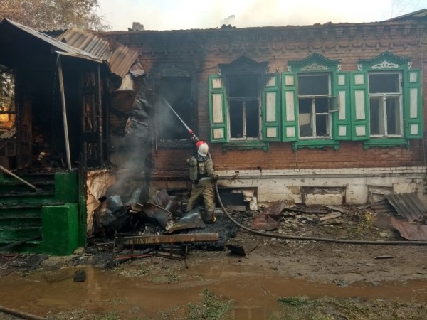 Пожарные спасали административные здания, а не наши дома: погорельцы - о пожаре в центре Оренбурга
