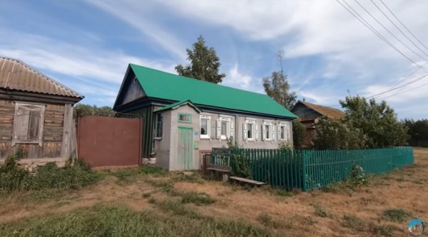 В Кирсаново два инвалида выживают в полуразрушенном доме и с ужасом ждут осени