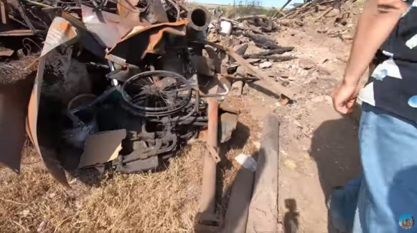 В Кирсаново два инвалида выживают в полуразрушенном доме и с ужасом ждут осени