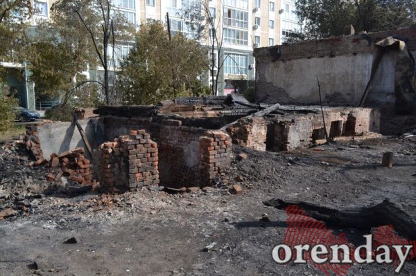 Пожарные спасали административные здания, а не наши дома: погорельцы - о пожаре в центре Оренбурга Пожарные спасали административные здания, а не наши дома: погорельцы - о пожаре в центре Оренбурга