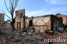 Пожарные спасали административные здания, а не наши дома: погорельцы - о пожаре в центре Оренбурга Пожарные спасали административные здания, а не наши дома: погорельцы - о пожаре в центре Оренбурга