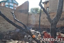 Пожарные спасали административные здания, а не наши дома: погорельцы - о пожаре в центре Оренбурга