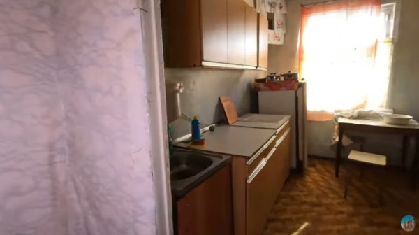 В Кирсаново два инвалида выживают в полуразрушенном доме и с ужасом ждут осени