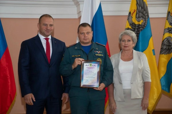 В Администрации Оренбурга наградили участников ликвидации пожара в Протопоповской роще
