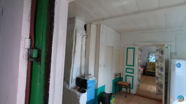 В Кирсаново два инвалида выживают в полуразрушенном доме и с ужасом ждут осени