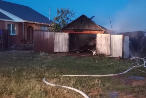 Ребенок, получивший во время пожара в Шарлыке ожоги, скончался (18+)