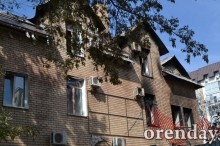 Пожарные спасали административные здания, а не наши дома: погорельцы - о пожаре в центре Оренбурга Пожарные спасали административные здания, а не наши дома: погорельцы - о пожаре в центре Оренбурга