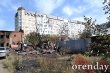 Пожарные спасали административные здания, а не наши дома: погорельцы - о пожаре в центре Оренбурга Пожарные спасали административные здания, а не наши дома: погорельцы - о пожаре в центре Оренбурга