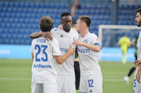 ФК "Оренбург" на своем поле обыграл нижнекамский "Нефтехимик"