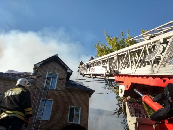 Пожарные спасали административные здания, а не наши дома: погорельцы - о пожаре в центре Оренбурга Пожарные спасали административные здания, а не наши дома: погорельцы - о пожаре в центре Оренбурга