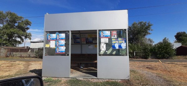 Переволоцкие остановки "смотрят" на мир глазами кандидатов в депутаты