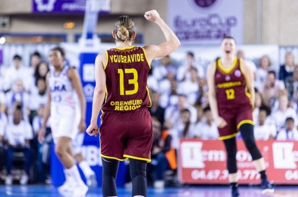 В Оренбурге главный тренер "Надежды" покинул пост по семейным обстоятельствам