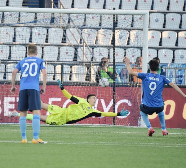 ФК "Оренбург" в День газовика разгромно проиграл "Ротору" на своем поле