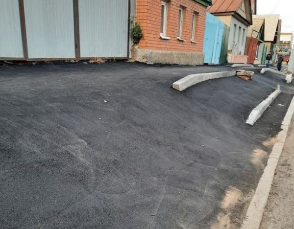 &laquo;Иного технического решения по Туркестанской нет&raquo;. В мэрии прокомментировали казус с тротуарами