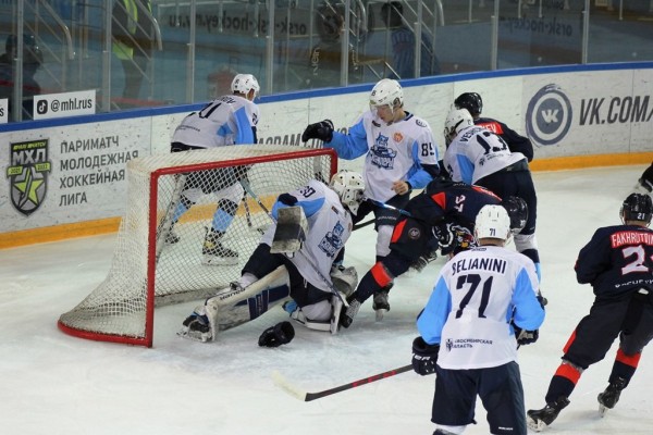 Первая домашняя победа!