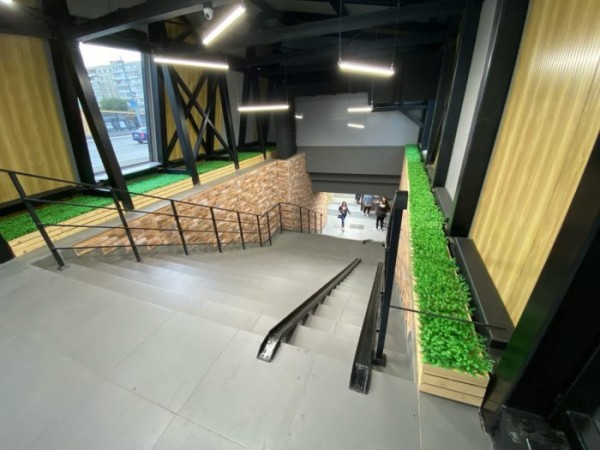 В Оренбурге из подземного перехода сделали минирынок. Он уже заработал