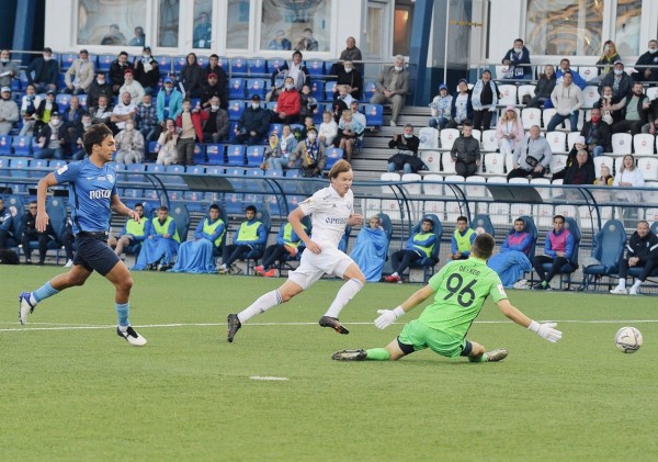 ФК "Оренбург" в День газовика разгромно проиграл "Ротору" на своем поле