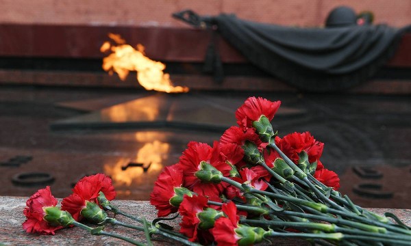 Оренбуржец осквернил Вечный огонь свастикой