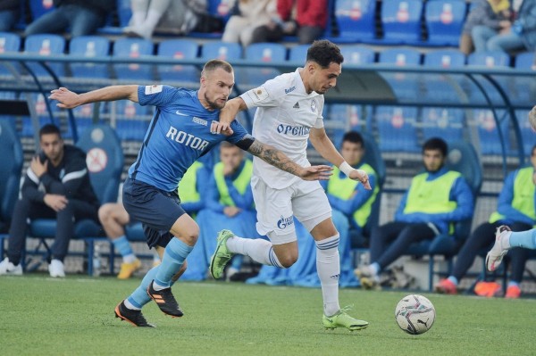 ФК "Оренбург" в День газовика разгромно проиграл "Ротору" на своем поле