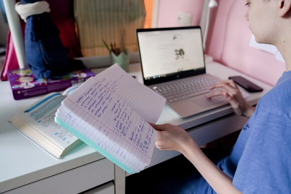 Дистант в школах Оренбурга продлили до 17 октября