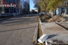 40 дней до сдачи: оренбуржцев не устраивает ремонт улиц Володарского и Постникова 40 дней до сдачи: оренбуржцев не устраивает ремонт улиц Володарского и Постникова
